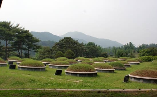 용미리제2묘지