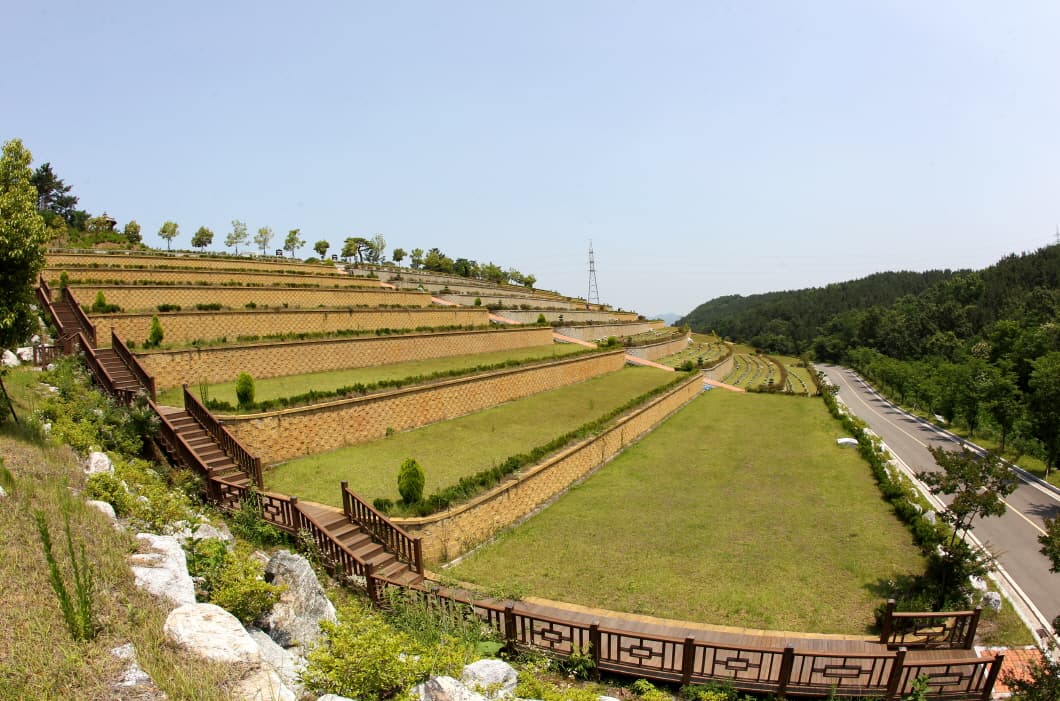 함안군공설추모공원