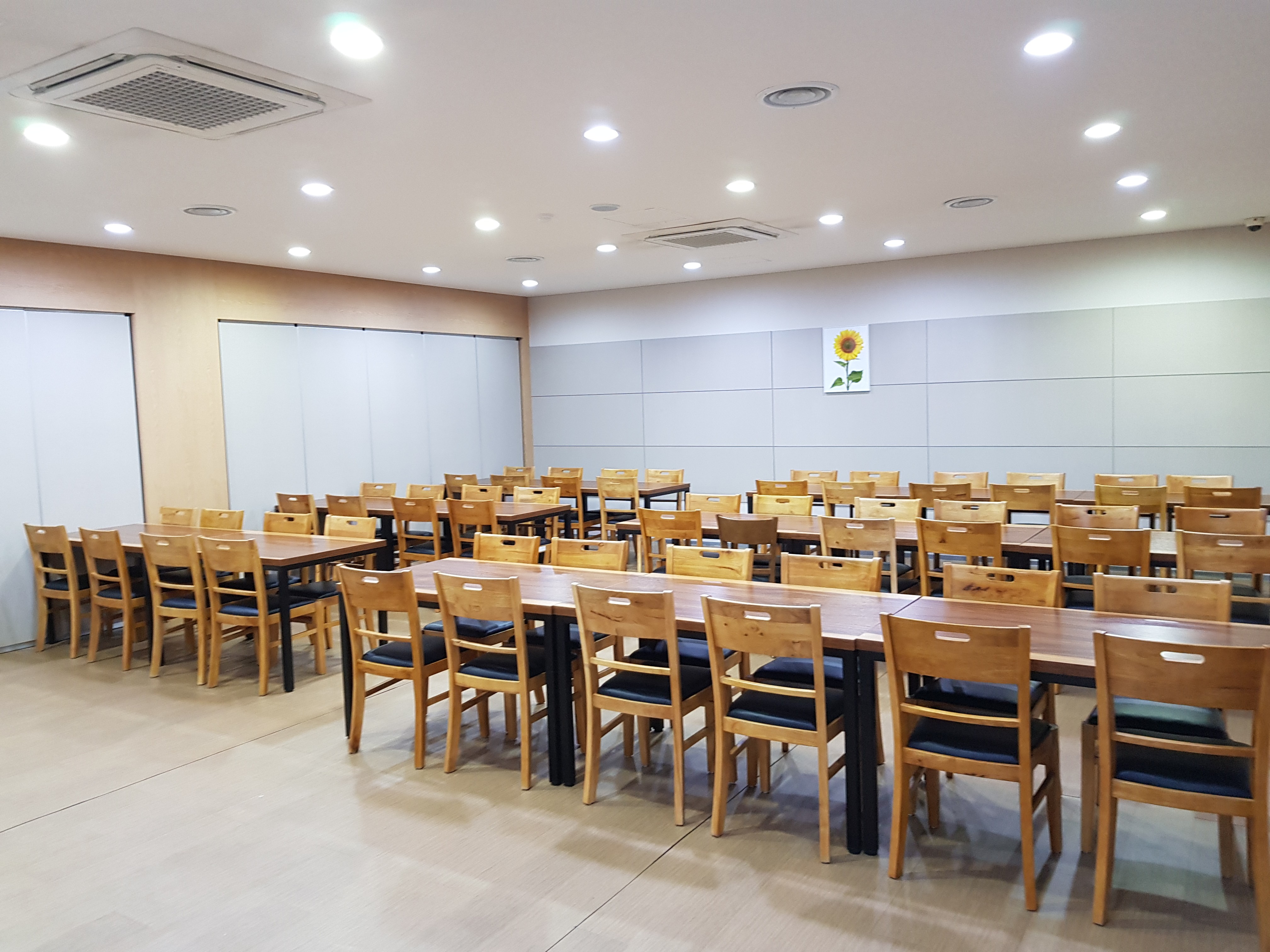 사천시농협장례식장 주차장 및 외부 - 경상남도 사천시